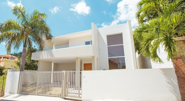 Luxury Villa-Sunny BlueSky W/Ocean-Mtn View, Забронировать Вилла Отели провинции Пуэрто-Платы с парковкой, Парковка