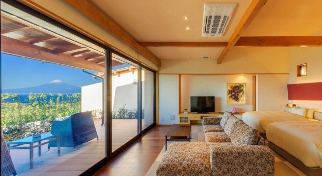 Futaritowani En, Boek Hotel Izunokuni 