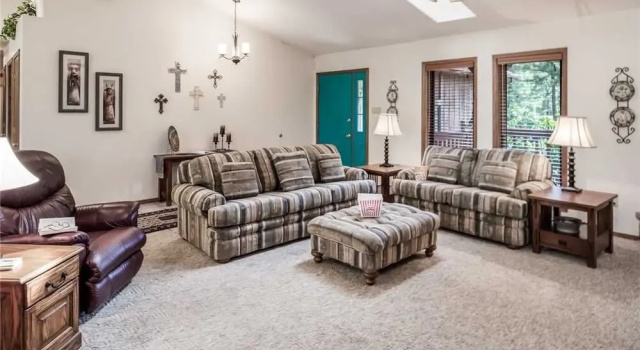 Amys Little Ponderosa - Three Bedroom Cabin