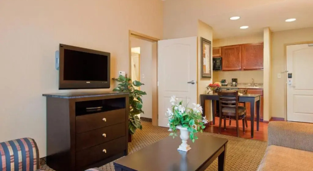 Номер Standard Homewood Suites by Hilton Tulsa-South