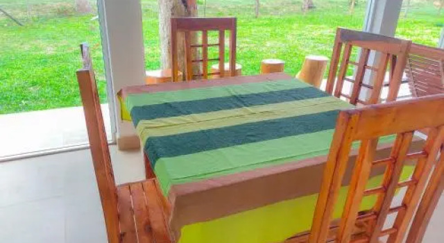 Lake View Cottage, Book Feriehus Tissamaharama Yala National Park, nær Tissa Wewa