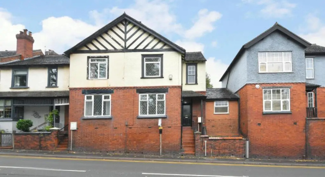 Beautiful 3-bed House by Ministays Stoke-on-trent, Забронировать Отель Отели Стаффордшир с парковкой, Парковка