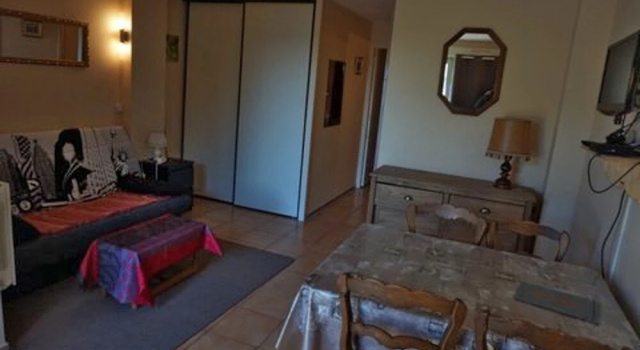 Apartment With one Bedroom in Bernières-sur-mer, With Enclosed Garden