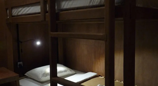 Кровать в общем номере Hardwood Lodge - Hostel