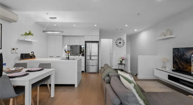 Апартаменты Superior StayCentral Northcote Townhouse With Study
