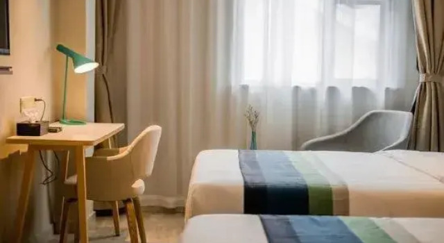 Homeinn Selected Hotel (Hangzhou West Lake Hubin Ding'an Road Subway Station), Забронировать Отель Отели Ханчжоу с парковкой, рядом с Улица Нань-Сун-Юй-Цзе, Парковка