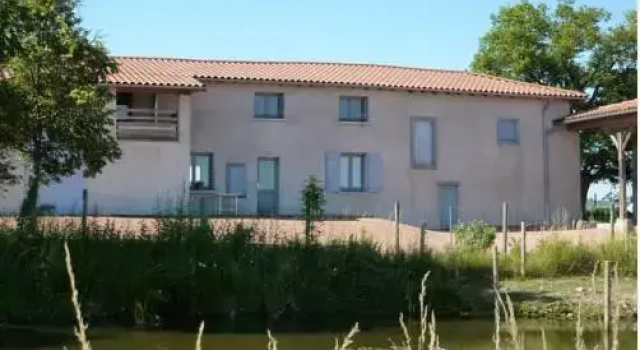 Gîte Saint Roch, Rezerwuj Apartament Saint-Marcel-de-Felines Owernia