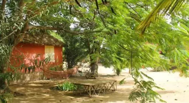 Lampsar Lodge, Prenota Hotel Ndiongo Dagana