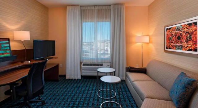 Четырёхместный люкс Fairfield Inn & Suites by Marriott Austin Buda