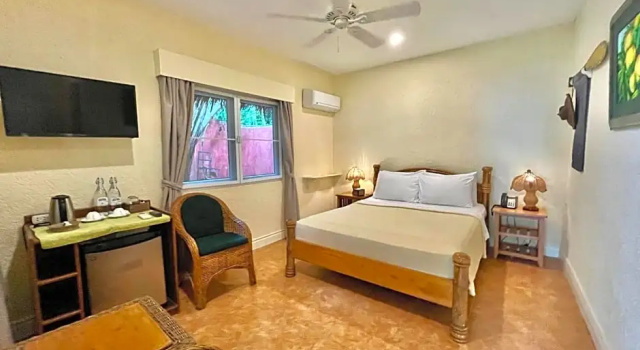 Двухместный номер Standard с балконом Coco Grove Beach Resort, Siquijor Island