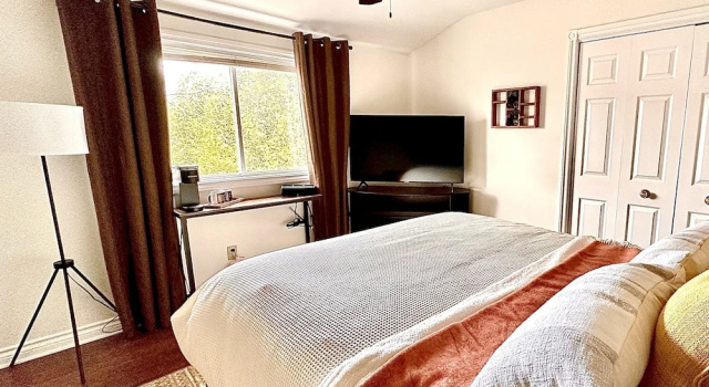 Settlers Suites, Забронировать Отель «постель и завтрак» Отели Niagara Falls and Wine Country с парковкой, Парковка