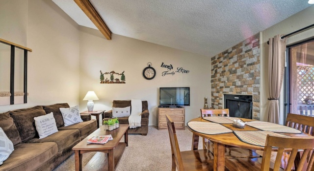 Апартаменты Condo on Golf Course: 2 Mi to Grindstone Lake!