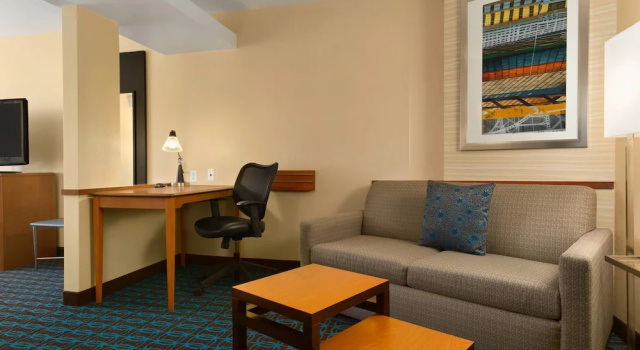 Двухместная студия Fairfield Inn & Suites by Marriott Weirton
