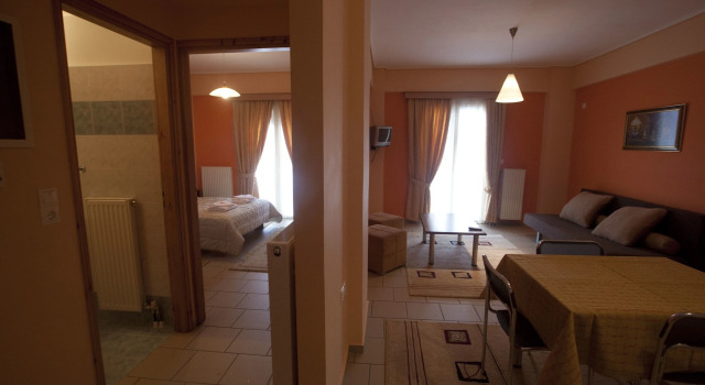 Xenonas Drimos, จอง เกสท์เฮาส์ Karpenisi 