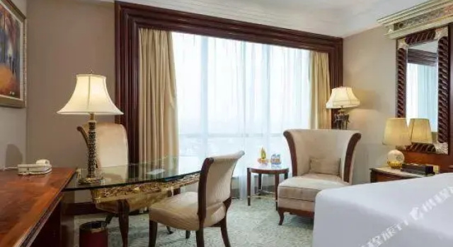Двухместный номер Superior Regal Palace Hotel