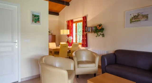 Village de Montmarsis, จอง โรงแรม Gourdon Lot