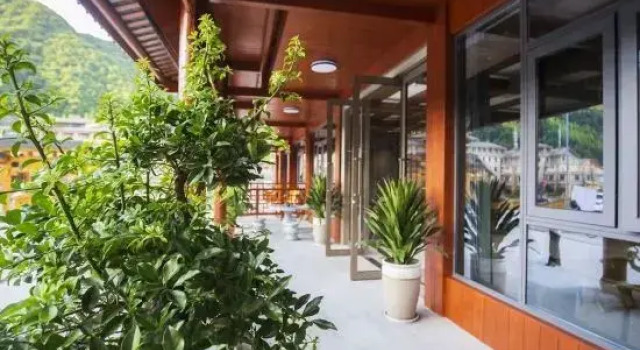 Shennongjia Mountain Foreign Guest Bed and Breakfast (Dajiu Lake Pingqian Ancient Town Branch), Забронировать Гостевой дом Шэньнунцзя Хубэй