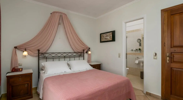 Двухместный номер Standard с балконом и с частичным видом на море Ostria Hotel