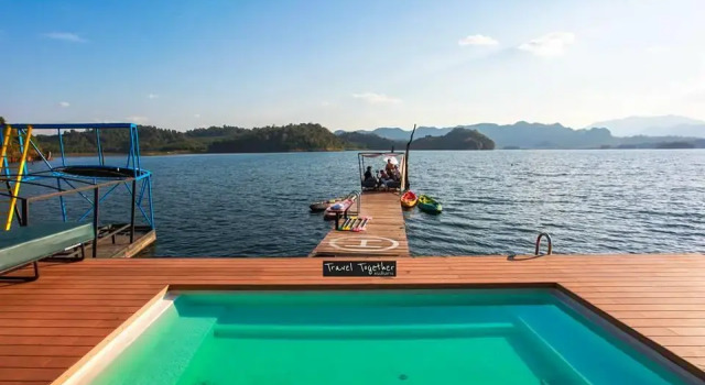 The Floatel - Buntern, Rezervasyon Otel Bueng Sam Phan Tayland