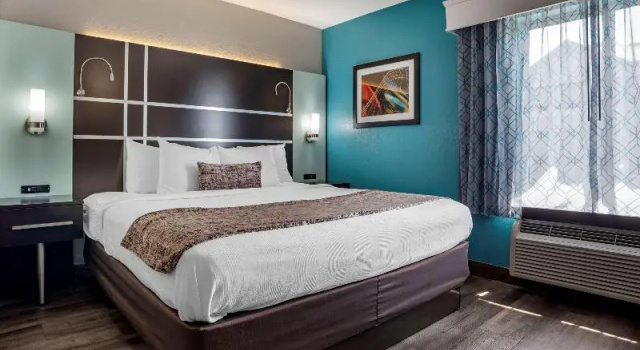 Четырёхместный люкс Best Western Carlton Suites