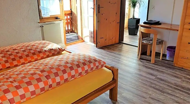 Hotel Gravas Lodge - Das Hotel für Gäste mit Hund, Забронировать Отель Велла Surselva