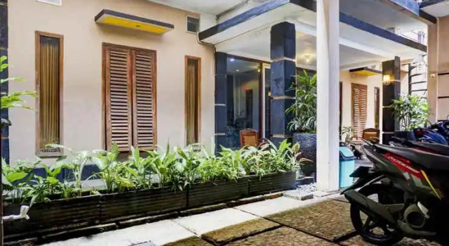 Spot on 90146 Sugianto Guesthouse Syariah, Rezerwuj Hotel Depok West Java
