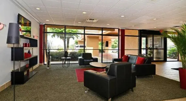 Clarion Atlanta Airport South, Забронировать Отель Форест-Парк Джорджия