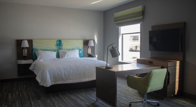 Номер Hampton Inn & Suites Portland West