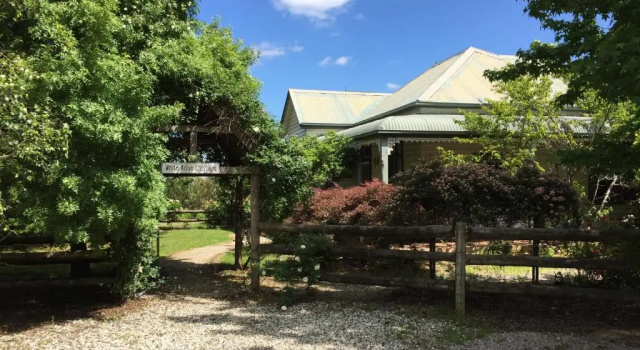 Коттедж с 5 комнатами Home Farm Healesville