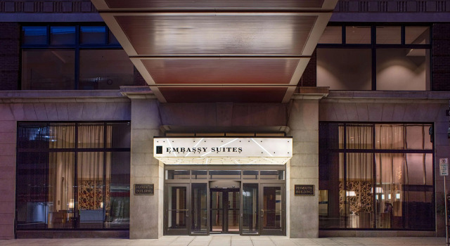 Embassy Suites By Hilton Minneapolis Downtown Hotel, Rezervați Hotel Hoteluri 4* în Minnesota, 4*
