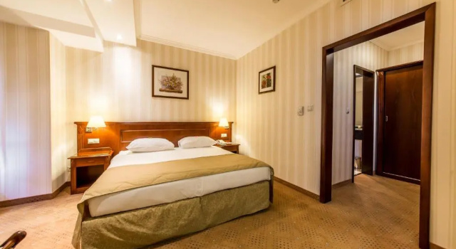 Двухместный люкс Ramada Hotel & Suites by Wyndham Bucharest North