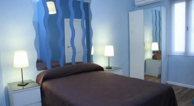 Room Pride Hostal, Varaa Hotelli Madrid Madridin maakunta, lähellä Edificio Grassy