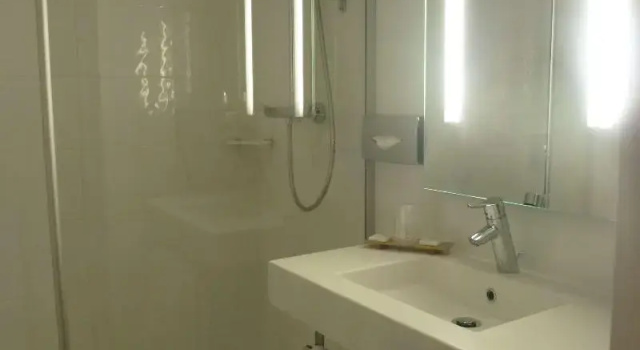 Двухместный номер Standard с балконом Best Western Plus d'Europe et d'Angleterre