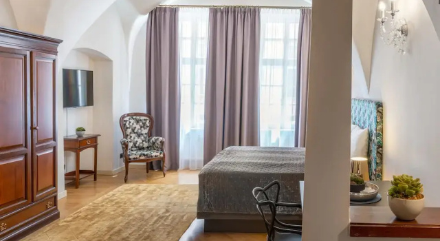 Студия Deluxe Chateau 9 Apartments by Adrez