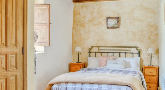 Traditional Cottage in Atauta near Traditional Winery, Забронировать Дом для отпуска Сан-Эстебан-де-Гормас Сория