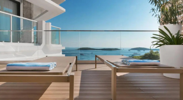 Люкс Пентхаус c 1 комнатой с видом на море Amfora Hvar Grand Beach Resort