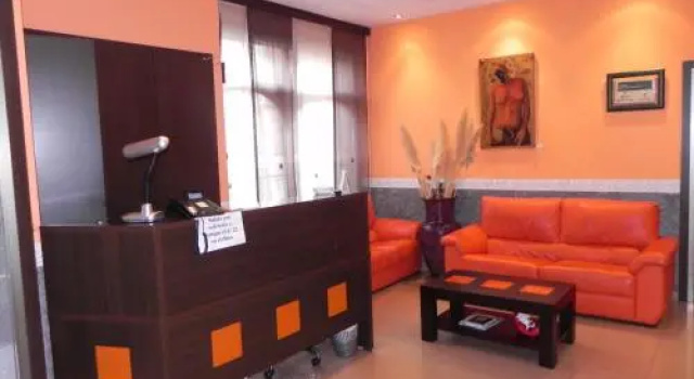 Hotel Restaurante Pizzeria ABC, Забронировать Отель Ларача А-Корунья