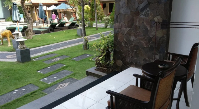 Номер Deluxe Цокольный этаж с балконом La Walon Hotel