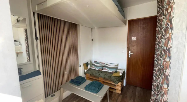 Petit studio au pied du château, Забронировать Апартаменты/квартира Отели Кана с парковкой, рядом с Канский музей изобразительных искусств, Парковка