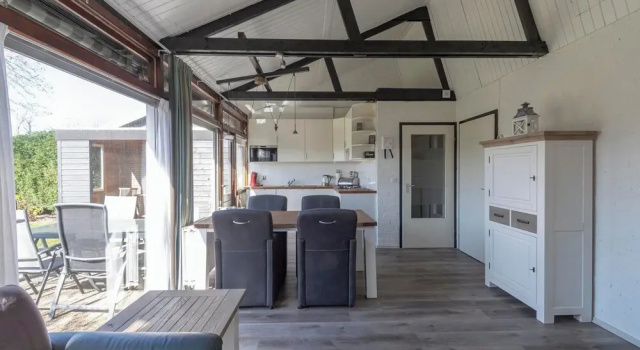 Bungalow Near Sint Maartenszee Beach, Забронировать Дом для отпуска Отели Kop van Noord-Holland с парковкой, Парковка