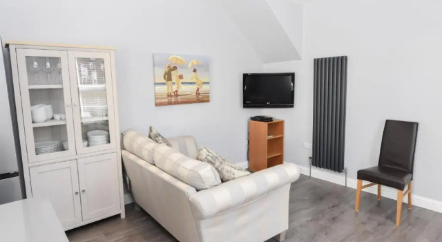 Seaside Cottage Moments From Ryde s Golden Sands Sleeps 4, Забронировать Дом для отпуска Райд Остров Уайт, рядом с Пляж Эппли