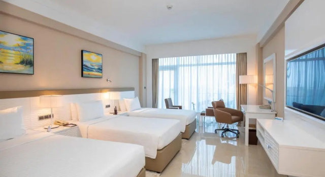 Трёхместный номер Premier Marino Beach Colombo