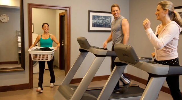 Staybridge Suites Toledo - Rossford - Perrysburg by IHG, Varaa Hotelli Ohio hotellit, joissa on aamiainen, Aamiainen