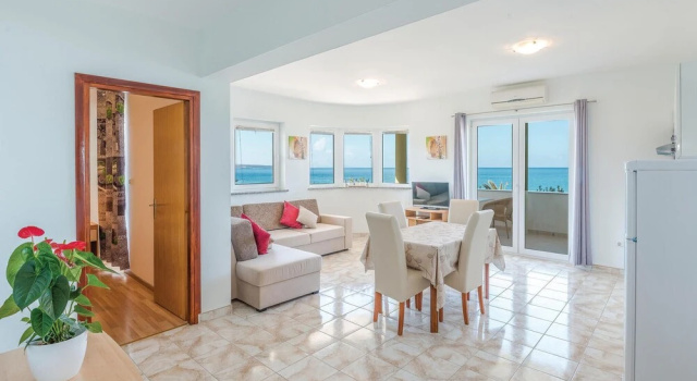 Stunning Home in Povljana With Wifi and 1 Bedrooms, Rezervovat Hotel Pag hotely s bazénem, Bazén