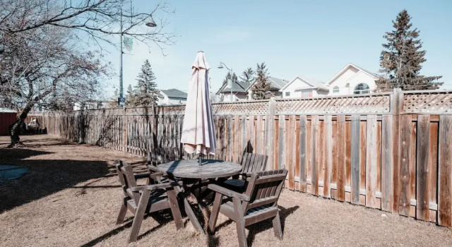 The Cloud off 16th - 2bd 1 ba, Забронировать Дом для отпуска Коттеджи Calgary Region, Коттедж
