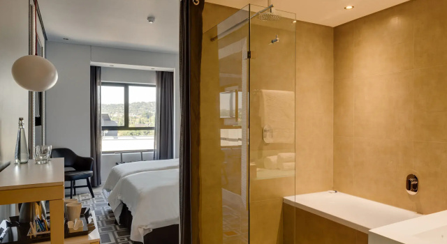 Protea Hotel Fire & Ice! by Marriott Pretoria Menlyn, Забронировать Отель Отели Tshwane с бассейном, Бассейн