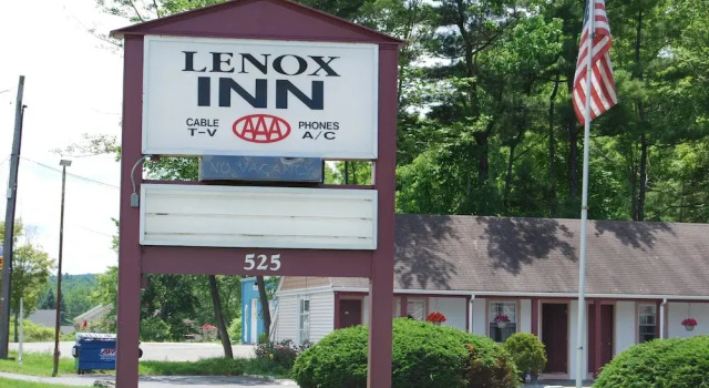 Lenox Inn, Забронировать Отель Ленокс Bousquet Ski Area