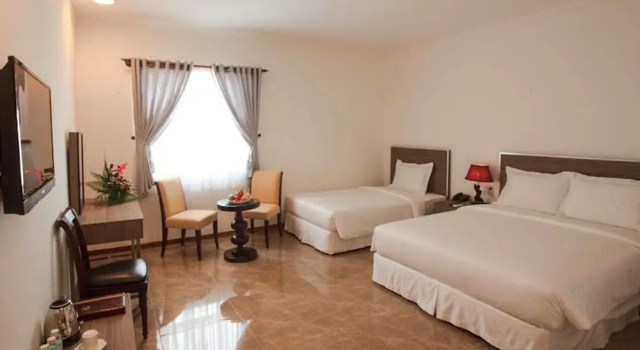 Трёхместный номер Standard Den Long Do Hotel & Restaurant