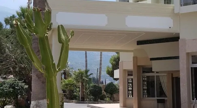 Celebrity Hotel