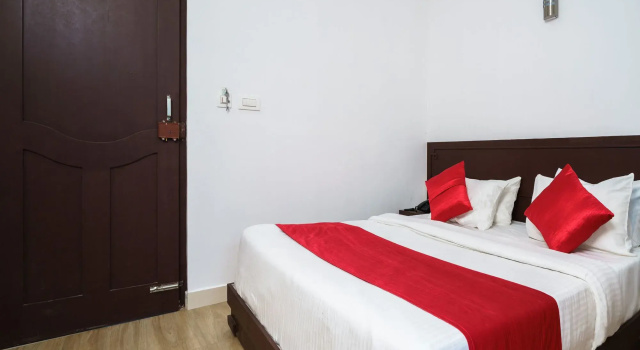 OYO 10126 Hotel Regency Casett, Đặt Khách sạn Chinnakanal New Delhi
